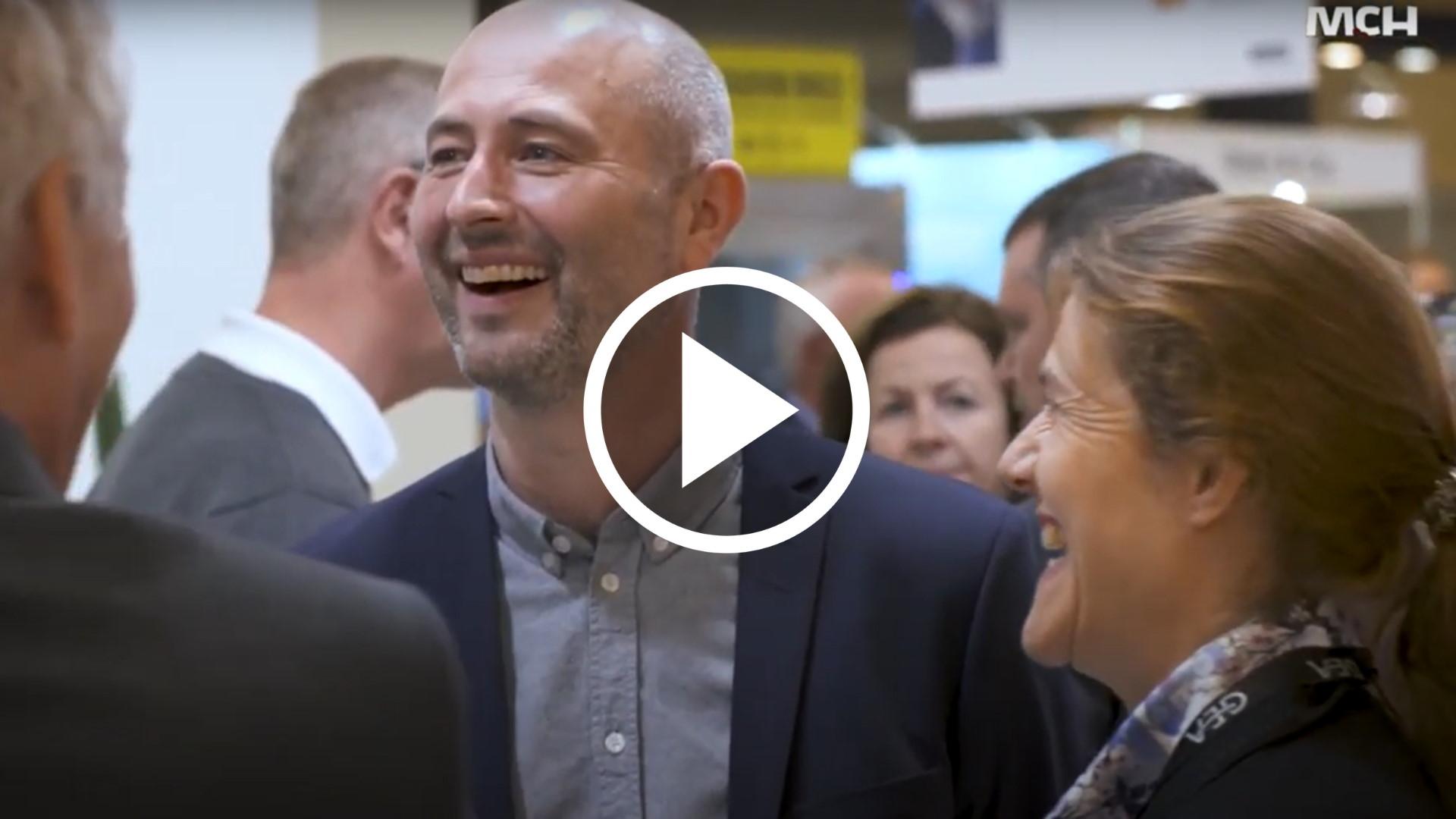 Dialog og netværk mellem besøgende på FoodTech messen