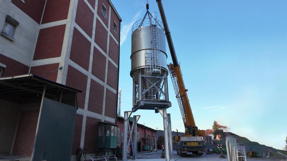 Fra koncept til færdiggørelse: 73 m³ siloanlæg i rustfrit stål til bryggeriindustrien