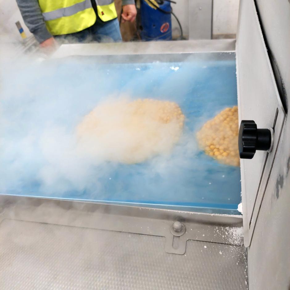 Linde CRYOLINE® SC (Super Contact) nitrogen freezer - watch video »