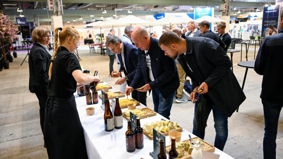 The brewing and dairy industry unite around beer and cheese pairings at FoodTech